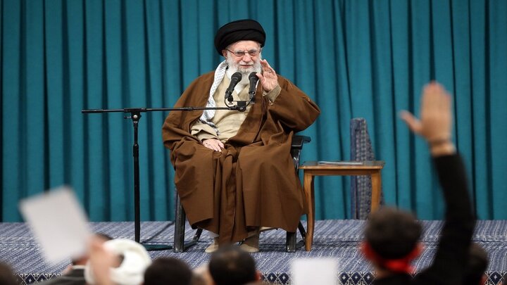 قائد الثورة الاسلامية سيستقبل كبار المسؤولين الايرانيين مساء اليوم
