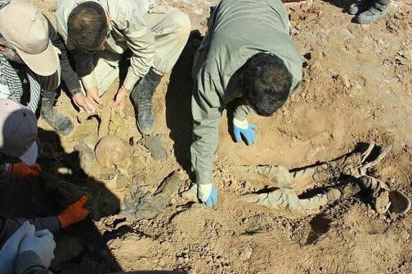 زنده به گور کردن ۱۷۵ ایرانی توسط آمریکا؛ درخواست دختر شهید از قوه قضائیه زنده به گور کردن ۱۷۵ ایرانی توسط آمریکا؛ درخواست دختر شهید از قوه قضائیه