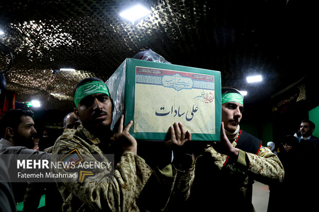 آیین وداع با پیکر مطهر شهید مدافع حرم لشکر فاطمیون «علی سادات» 16