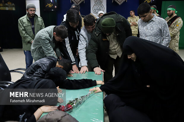 آیین وداع با پیکر مطهر شهید مدافع حرم لشکر فاطمیون «علی سادات» 24