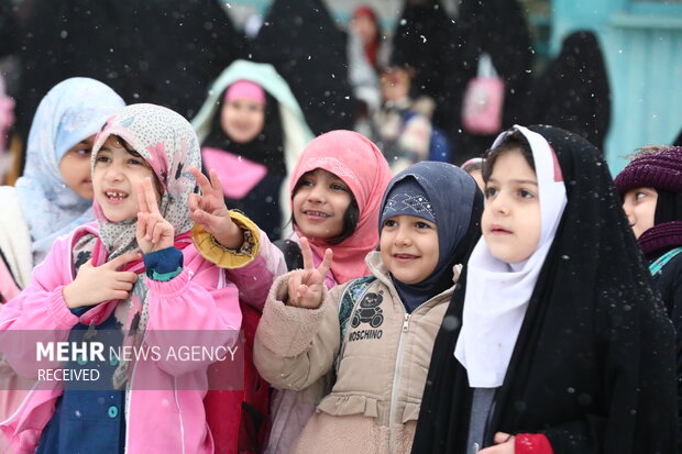 حال و هوای برفی آستان مقدس جمکران