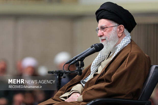 رهبر انقلاب تا دقایقی دیگر با فعالان بخش خصوصی دیدار میکنند