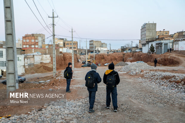 بازدید رئیس کمیسیون عمران مجلس از پروژه های عمرانی آذربایجان شرقی