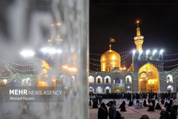 حال و هوای حرم مطهر رضوی در شب میلاد امام محمد باقر (ع)