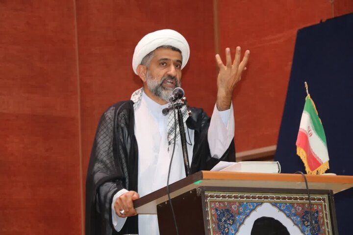 حجت الاسلام زارعی: سطح معیشتی کارکنان نیروهای مسلح ارتقا یابد حجت الاسلام زارعی: سطح معیشتی کارکنان نیروهای مسلح ارتقا یابد