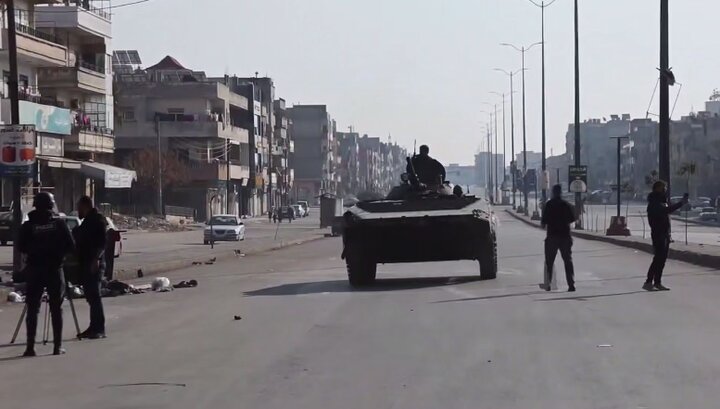 VIDEO: HTS terrorists looking for pro-Assad fighters