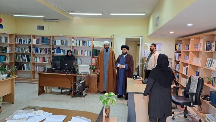 فرصتهای بیشتری برای رشد فکری نسل جوان فراهم شود