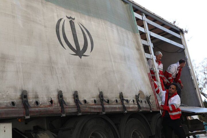 جمعآوری و بارگیری کمکهای مردمی برای مردم لبنان همچنان ادامه دارد