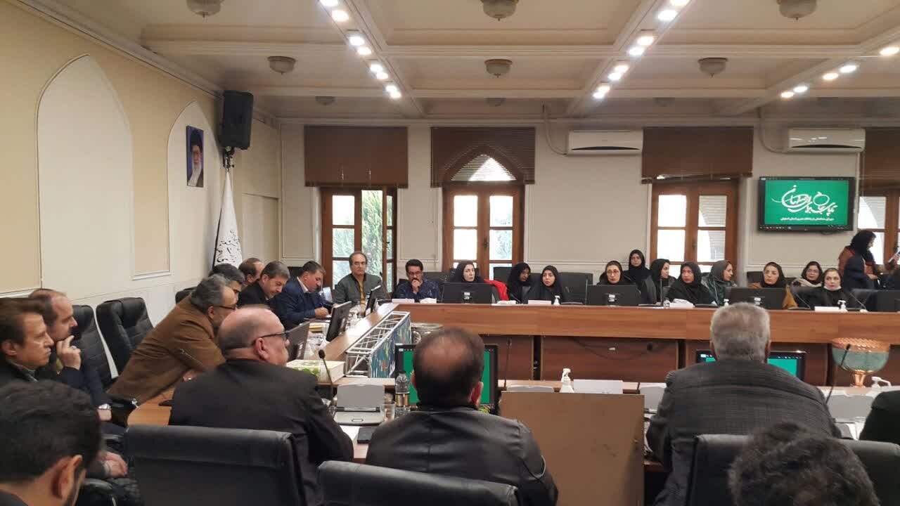 نشست استاندار اصفهان با هنرمندان؛ دغدغههایی از مهجوریت هنر تا فقر تجهیزات آموزشی