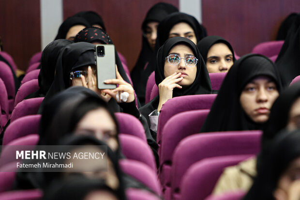 مراسم اولین سالگرد شهیده فائزه رحیمی 12