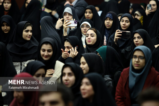 مراسم اولین سالگرد شهیده فائزه رحیمی 5