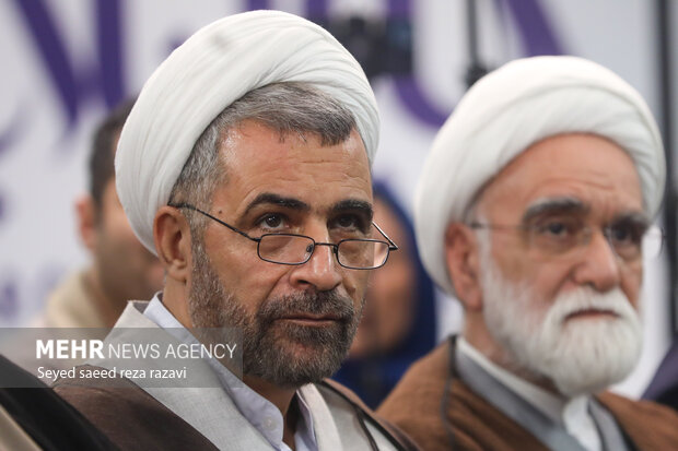 رونمایی از کتاب «آفاق دانایی» 18