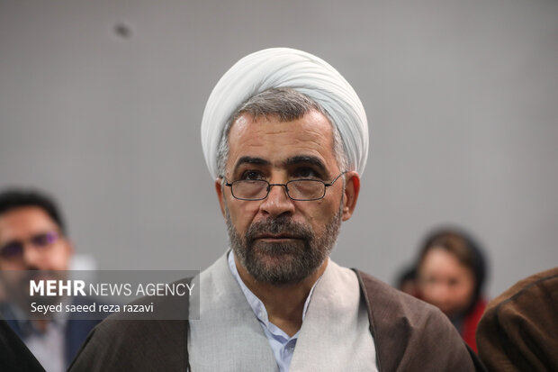 رونمایی از کتاب «آفاق دانایی» 16