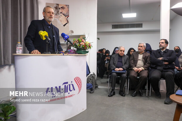 رونمایی از کتاب «آفاق دانایی» 48
