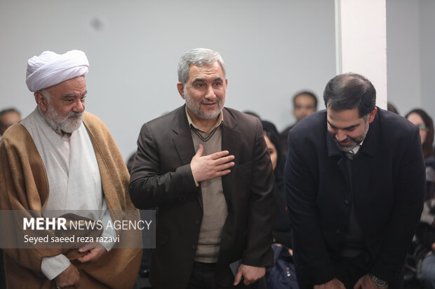 رونمایی از کتاب «آفاق دانایی» 32