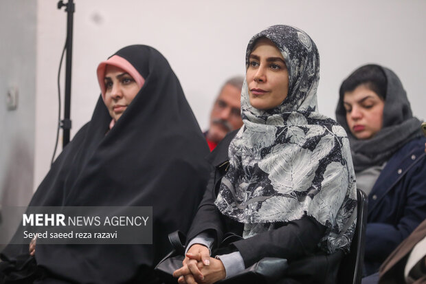 رونمایی از کتاب «آفاق دانایی» 25