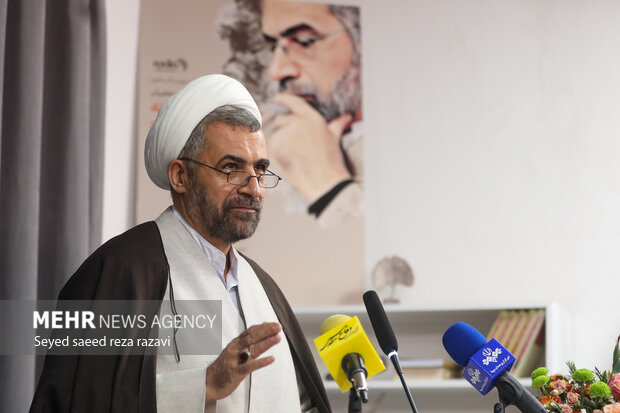 رونمایی از کتاب «آفاق دانایی» 45