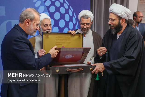 رونمایی از کتاب «آفاق دانایی» 54
