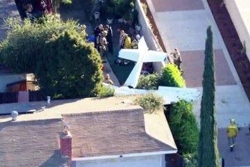 Small plane crashes in US Los Angeles