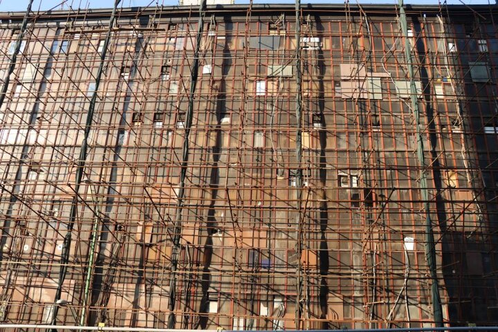 نمای پاساژ علاالدین برداشته شد؛ پاساژ همچنان ناایمن و خطرآفرین نمای پاساژ علاالدین برداشته شد؛ پاساژ همچنان ناایمن و خطرآفرین