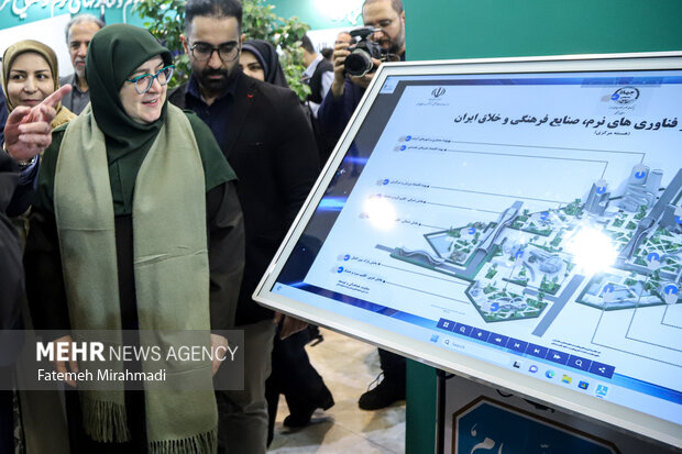 سومین نمایشگاه دستاوردها و ظرفیتهای شرکتهای دانشبنیان و خلاق 27