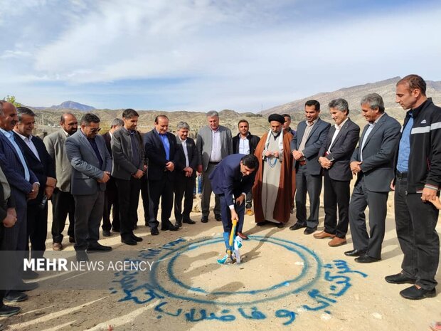 پروژه توسعه آبرسانی به منطقه «چهارراه آل طیب» لنده کلنگ زنی شد