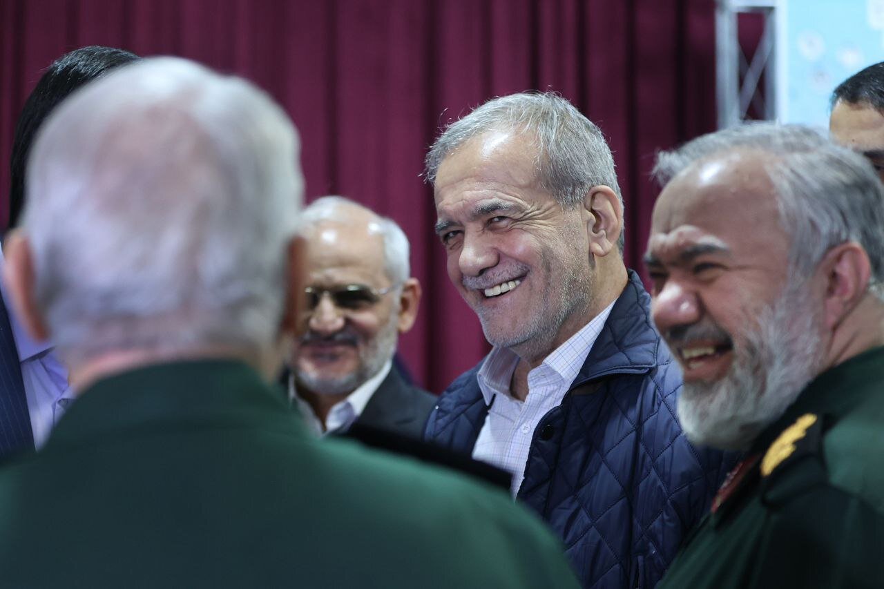 بازدید رئیس جمهور از دانشگاه جامع امام حسین(ع) بازدید رئیس جمهور از دانشگاه جامع امام حسین(ع)