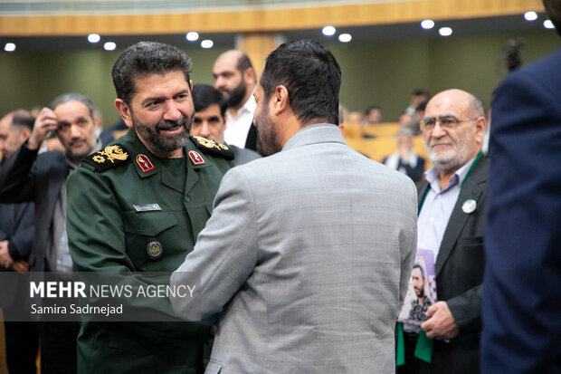 Employees honored at General Soleimani' martyrdom anniversary
