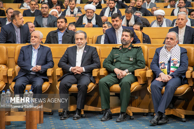 Employees honored at General Soleimani' martyrdom anniversary
