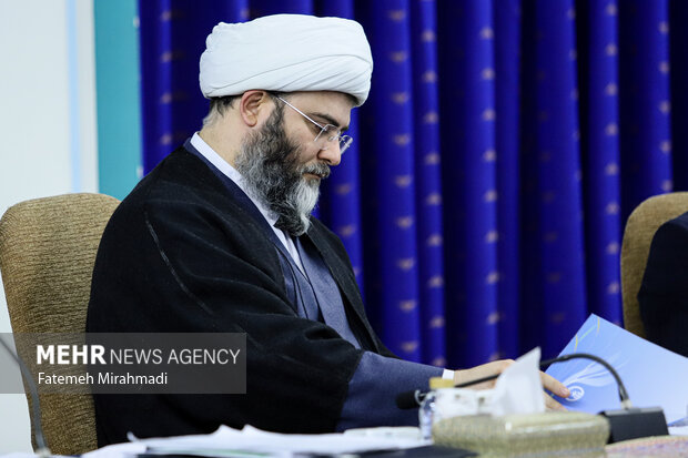 حجت الاسلام محمد قمی رئیس سازمان تبلیغات اسلامی در جلسه شورای عالی انقلاب فرهنگی