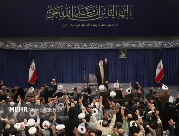 رهبر انقلاب: کار نرمافزاری دشمن، فاصلهانداختن بین واقعیت و تصور افکار عمومی است رهبر انقلاب: کار نرمافزاری دشمن، فاصلهانداختن بین واقعیت و تصور افکار عمومی است