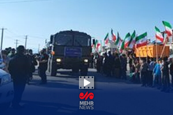 استقبال مردمی از ستونکشی تجهیزات رزمایش پیامبر اعظم ۱۹ سپاه