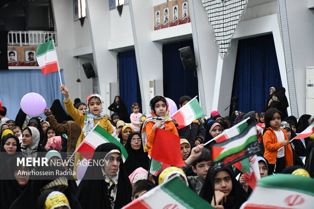 اجتماع دختران حاج قاسم در بیرجند