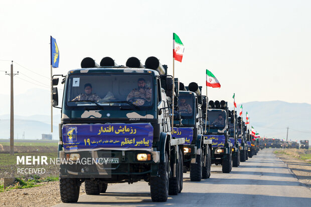 استقبال مردمی از رزمندگان نیروی زمینی سپاه در رزمایش پیامبر اعظم (ص) - ۱۹