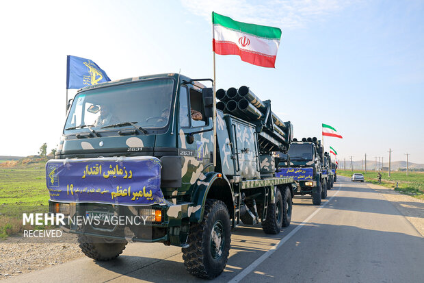 استقبال مردمی از رزمندگان نیروی زمینی سپاه در رزمایش پیامبر اعظم (ص) - ۱۹