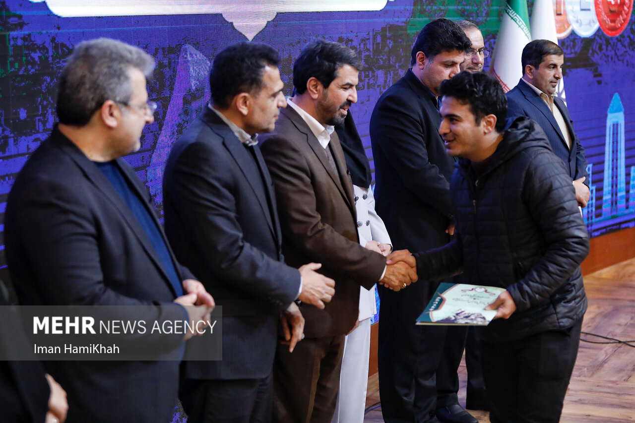 آیین تجلیل از قهرمانان ورزشی همدان برگزار شد