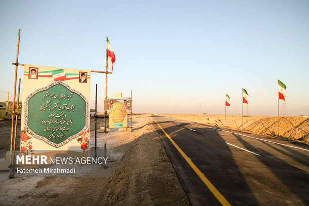 افتتاح قطعه پایانی بزرگراه زابل-زاهدان با حضور رئیس جمهور 