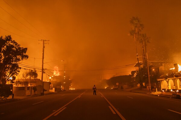 هالیوود در اضطرابی آخرالزمانی گرفتار در شعلههای آتش