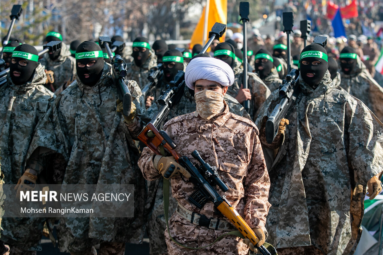 «رزمایش اقتدار» در هفتهای که گذشت/ از رونمایی شهر جدید موشکی تا عملیات گردان ویژه تکتیرانداز سپاه