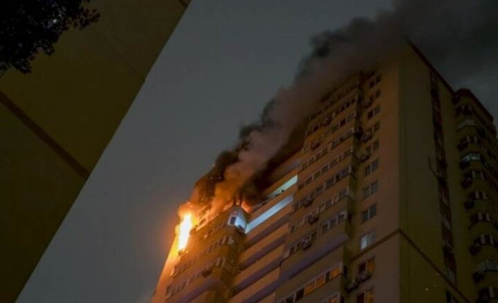 حمله پهپادی اوکراین به بندری در جنوب روسیه؛ آتشسوزی در یک نفتکش حمله پهپادی اوکراین به بندری در جنوب روسیه؛ آتشسوزی در یک نفتکش