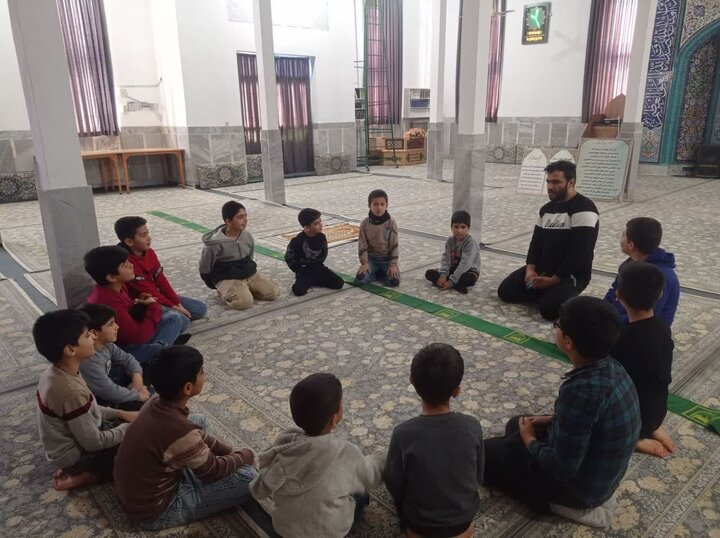 دهه نودیهای روستای وینسار پای ثابت فعالیتهای مسجدی