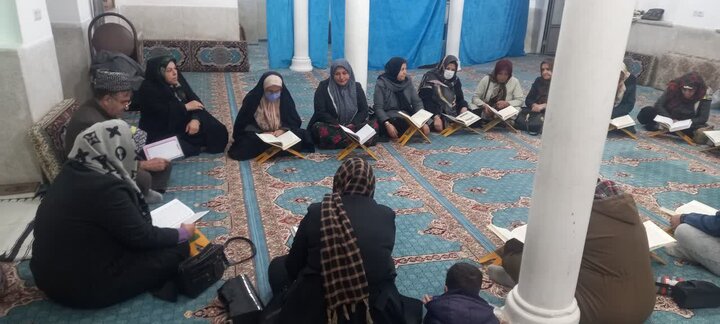 شوق قرآنآموزی مادران سنندجی در مسجد هاجره خاتون