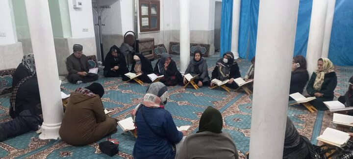 شوق قرآنآموزی مادران سنندجی در مسجد هاجره خاتون