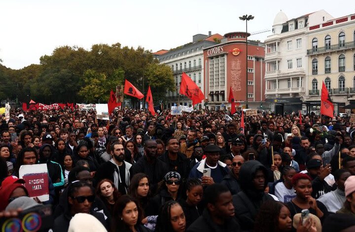 Hundreds march in Lisbon to protest police crackdown