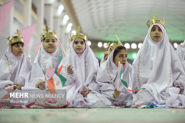 جشن تکلیف ۵ هزار نفری دختران تبریز