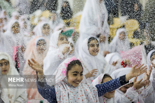 جشن تکلیف ۵ هزار نفری دختران تبریز