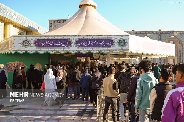 تشرف جمعی از عوامل رسانه ملی به حرم مطهر رضوی