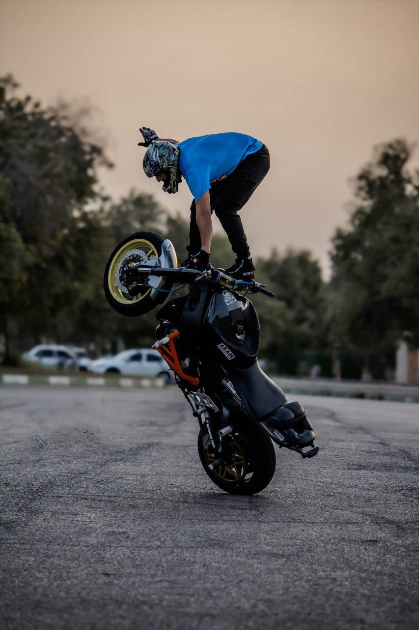 دغدغههای اولین موتورسوار حرکات نمایشی که موتورش برای ۲۰ سال پیش است