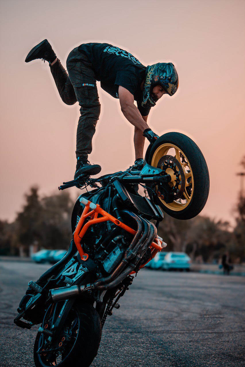 دغدغههای اولین موتورسوار حرکات نمایشی که موتورش برای ۲۰ سال پیش است