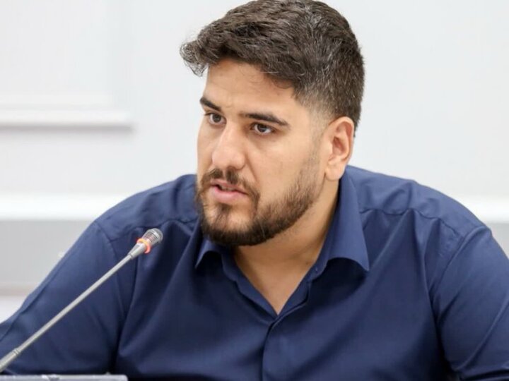 طنین خطبههایت در گلوگاه زمان ماندهست